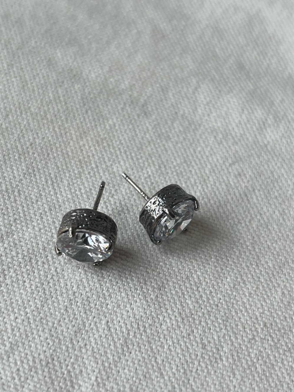 Silpada Crown Jewel Stud Earrings. Retired. - Picture 5 of 5